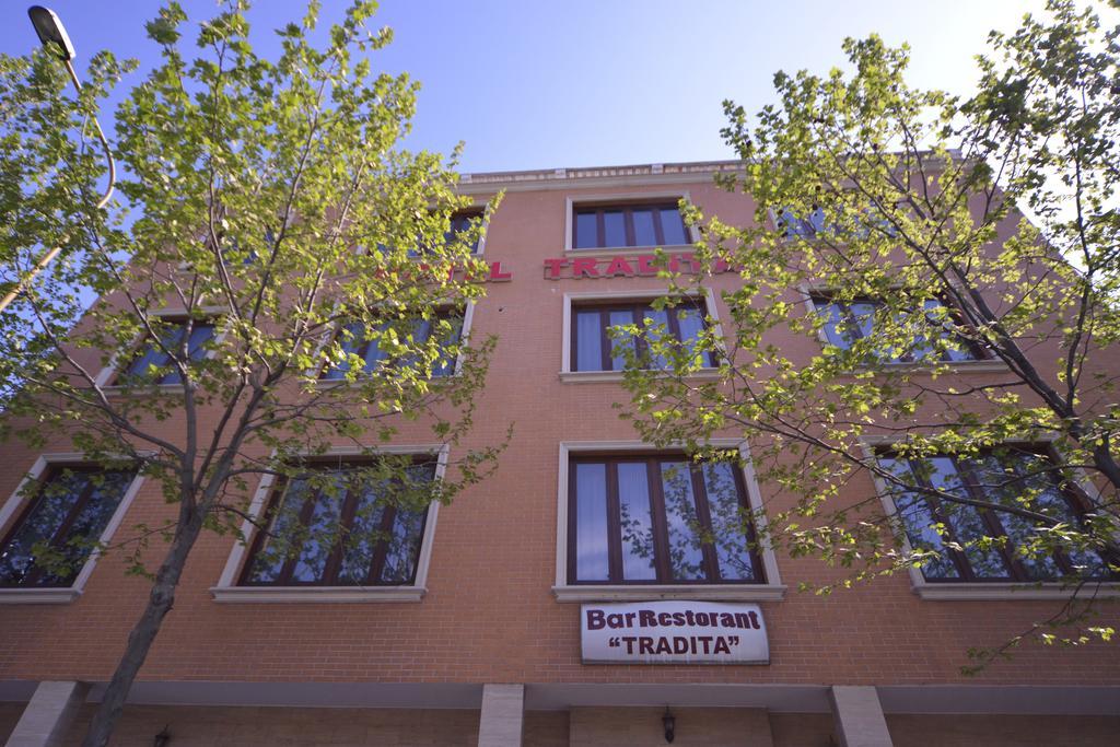 Hotel Lotus Тирана Экстерьер фото